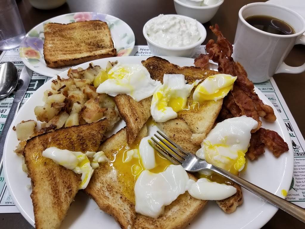 Comptons Restaurant | restaurant | 457 Broadway, Saratoga Springs, NY 12866, USA | 5185849632 OR +1 518-584-9632