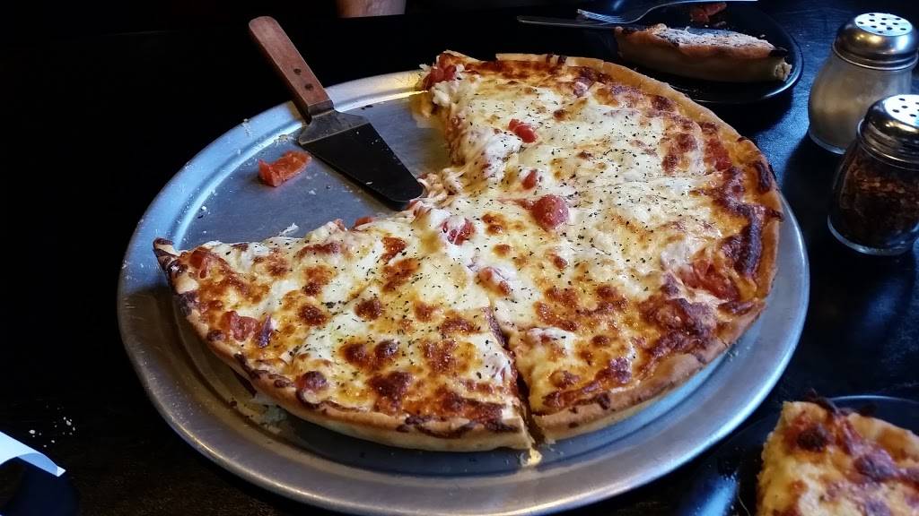 La Gondola Spaghetti House | meal takeaway | 700 E War Memorial Dr, Peoria, IL 61614, USA | 3096880800 OR +1 309-688-0800