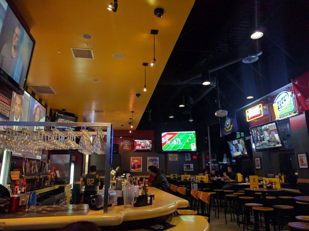 Buffalo Wild Wings | restaurant | 27741 Crown Valley Pkwy Suite 303, Mission Viejo, CA 92691, USA | 9495822660 OR +1 949-582-2660