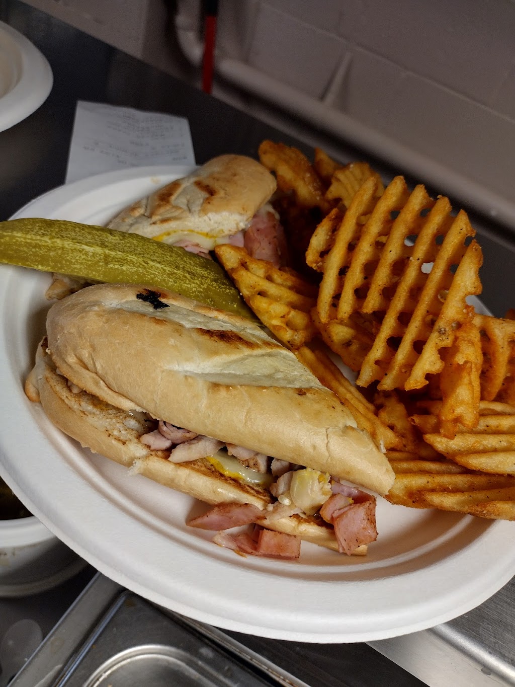 Rustic Rose Tavern | restaurant | 316 Weare Rd, Henniker, NH 03242, USA | 6039954163 OR +1 603-995-4163