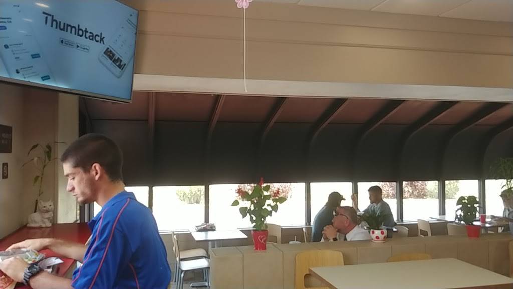 Wendys | restaurant | 8037 S Tamiami Trail, Sarasota, FL 34231, USA | 9419233198 OR +1 941-923-3198