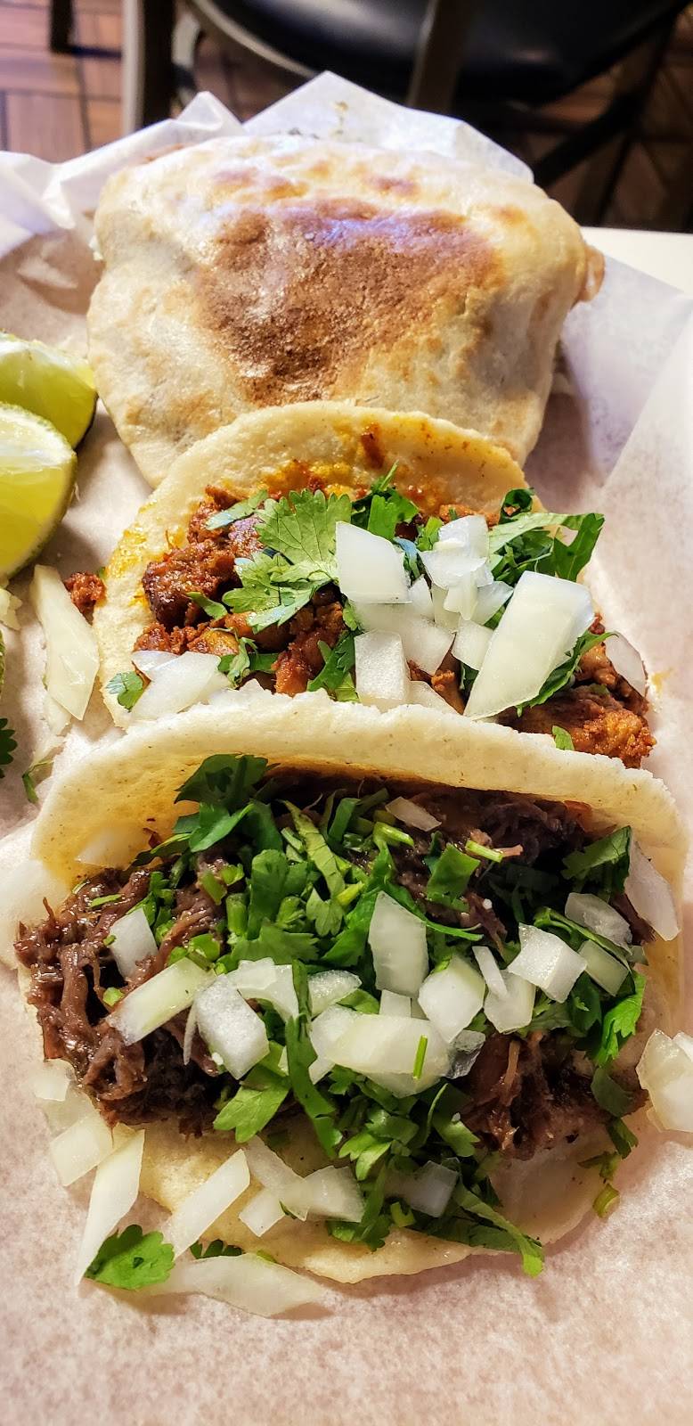 Tacos Chiwas | restaurant | 1923 E McDowell Rd, Phoenix, AZ 85006, USA | 6023588830 OR +1 602-358-8830