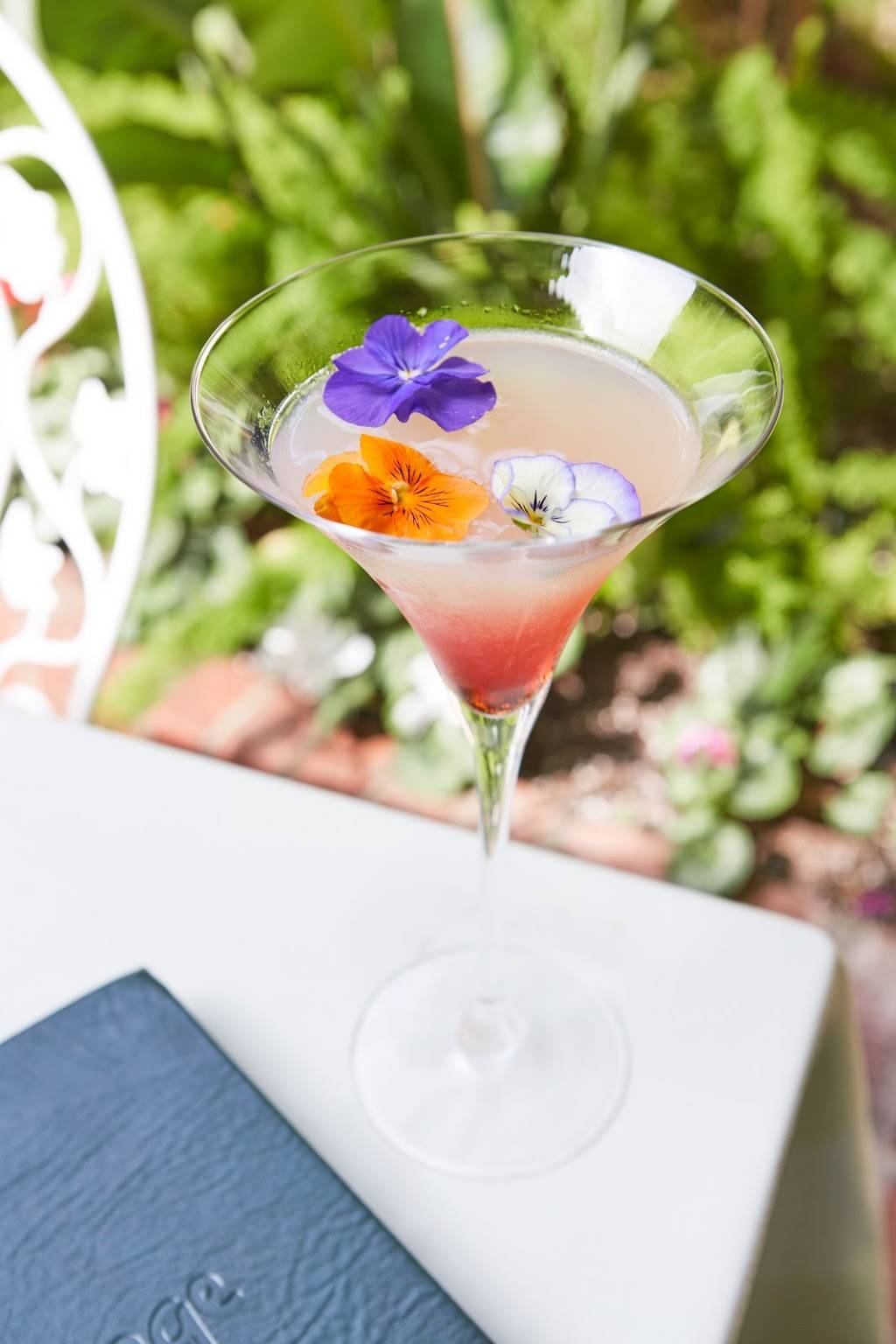 Polo Lounge | restaurant | 9641 Sunset Blvd, Beverly Hills, CA 90210, USA | 3108872777 OR +1 310-887-2777