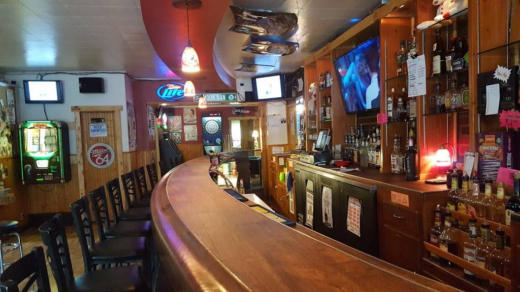 Pour Haus | restaurant | 15297 WI-32, Lakewood, WI 54138, USA | 7152766637 OR +1 715-276-6637