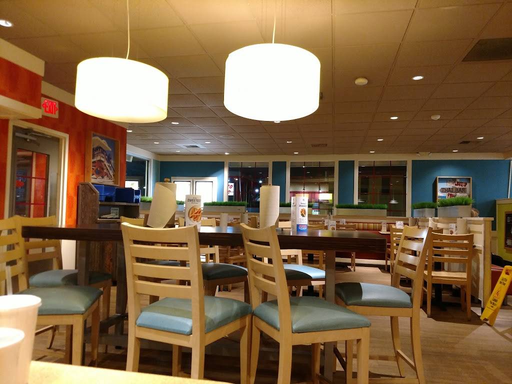 Captain Ds | restaurant | 1729 E Main St, Prattville, AL 36066, USA | 3343651355 OR +1 334-365-1355