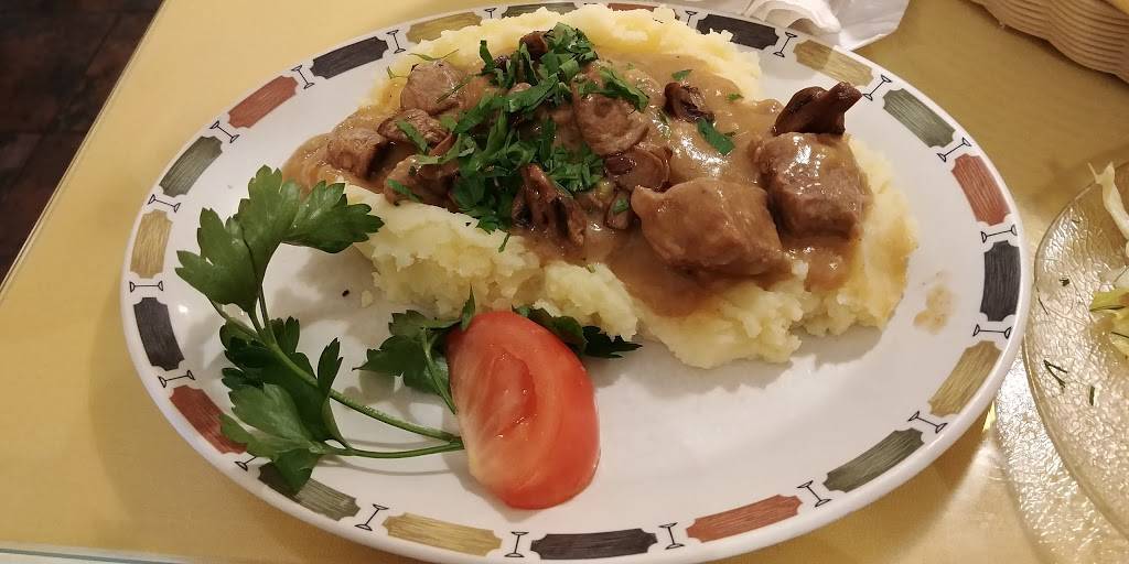 Amber European Restaurant | restaurant | 2372 Bloor St W, Toronto, ON M6S 1P5, Canada | 4167636164 OR +1 416-763-6164