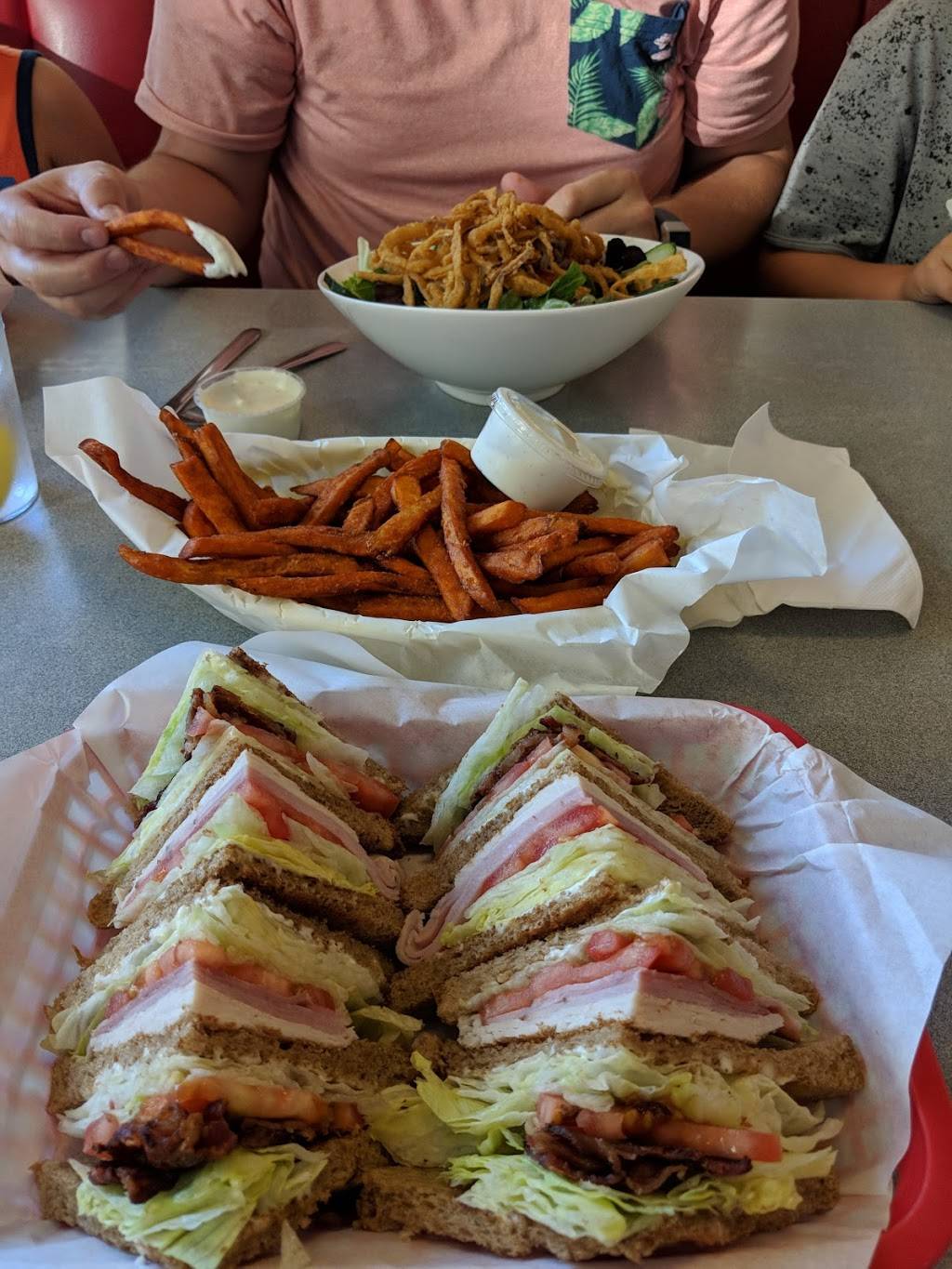 Jeffreys Hamburgers | restaurant | 888 El Camino Real, Menlo Park, CA 94025, USA | 6503221959 OR +1 650-322-1959