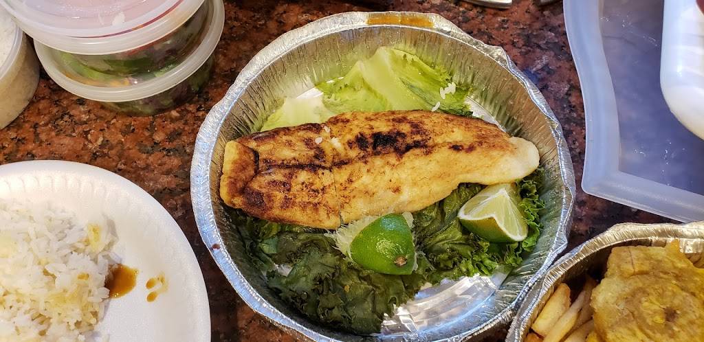 Ricos Chicken | restaurant | 74-27 Metropolitan Ave, Middle Village, NY 11379, USA | 7188061705 OR +1 718-806-1705