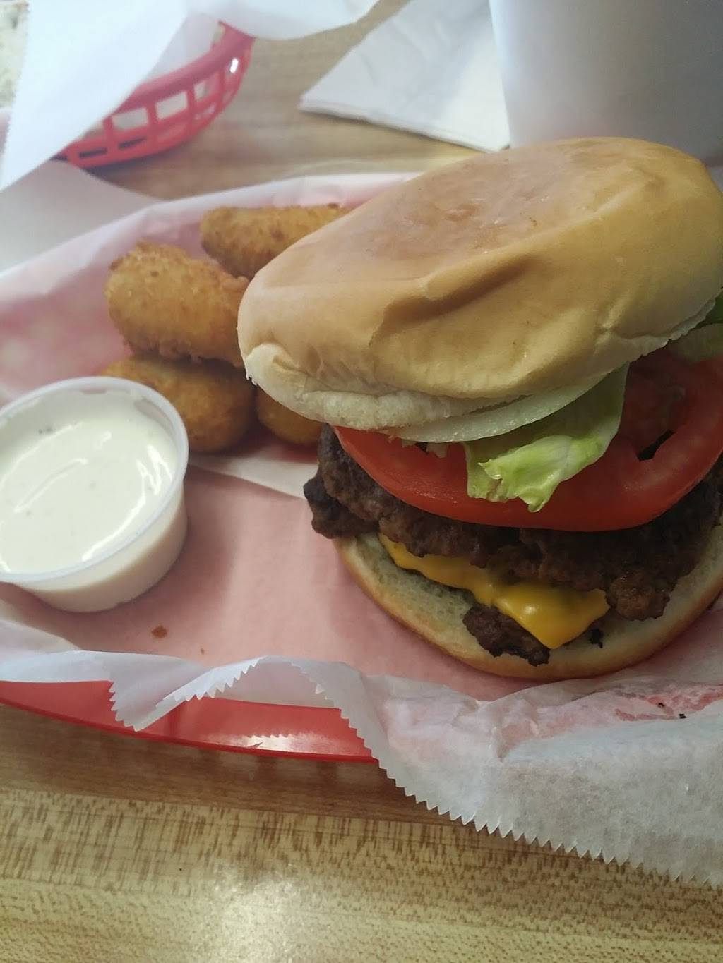 Shake Shack | restaurant | 3460 Waterlevel Hwy, Cleveland, TN 37323, USA | 4234722200 OR +1 423-472-2200