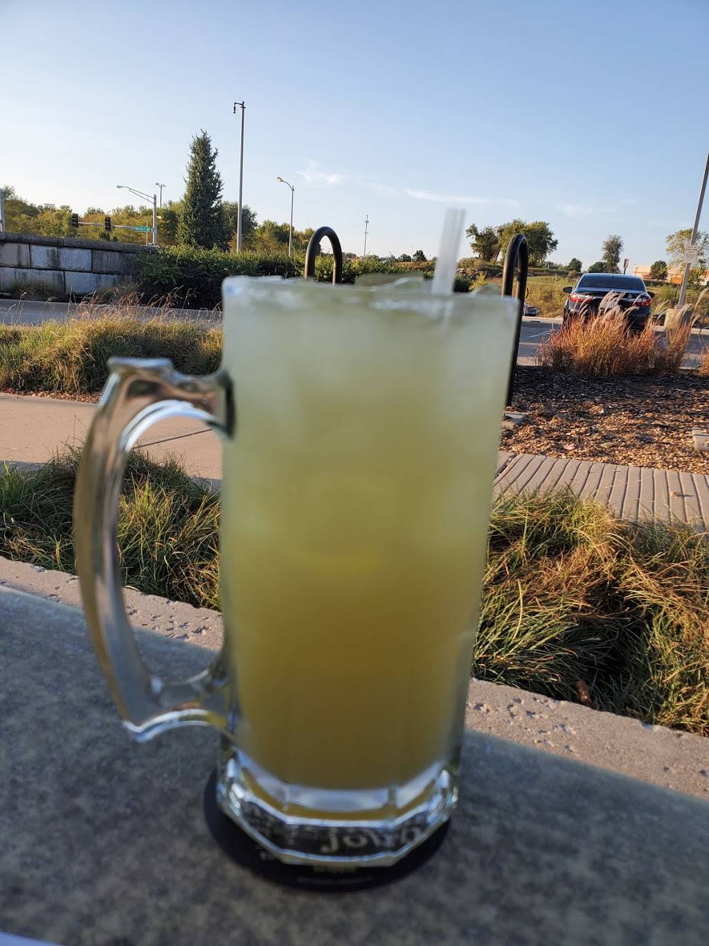 Houlihans | restaurant | 2110 E Republic Rd, Springfield, MO 65804, USA | 4178833434 OR +1 417-883-3434