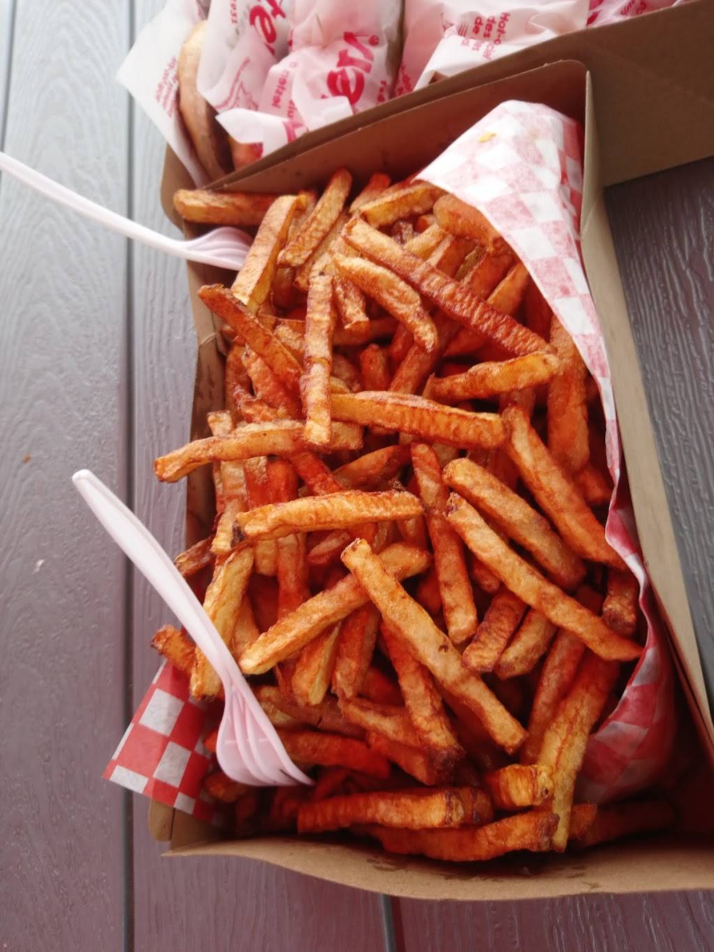 Restaurant M. Patate | restaurant | 1607 Rte Marie-Victorin, Varennes, QC J3X 1P7, Canada | 4506525528 OR +1 450-652-5528