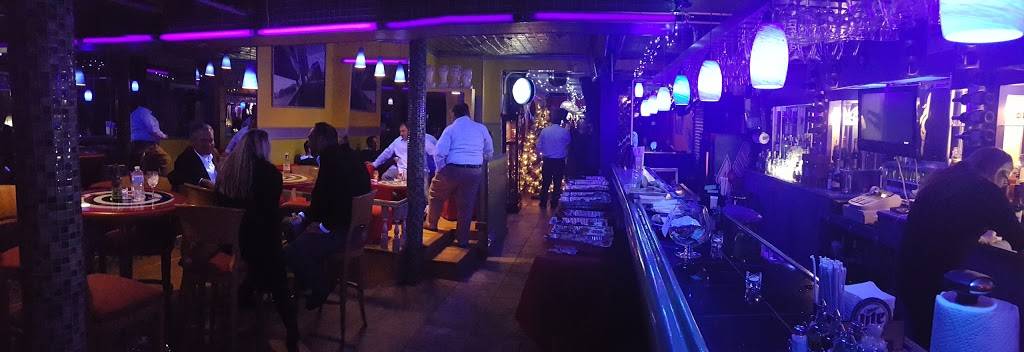 Restaurant The Café | restaurant | 5115 N Lincoln Ave, Chicago, IL 60625, USA | 7732755025 OR +1 773-275-5025