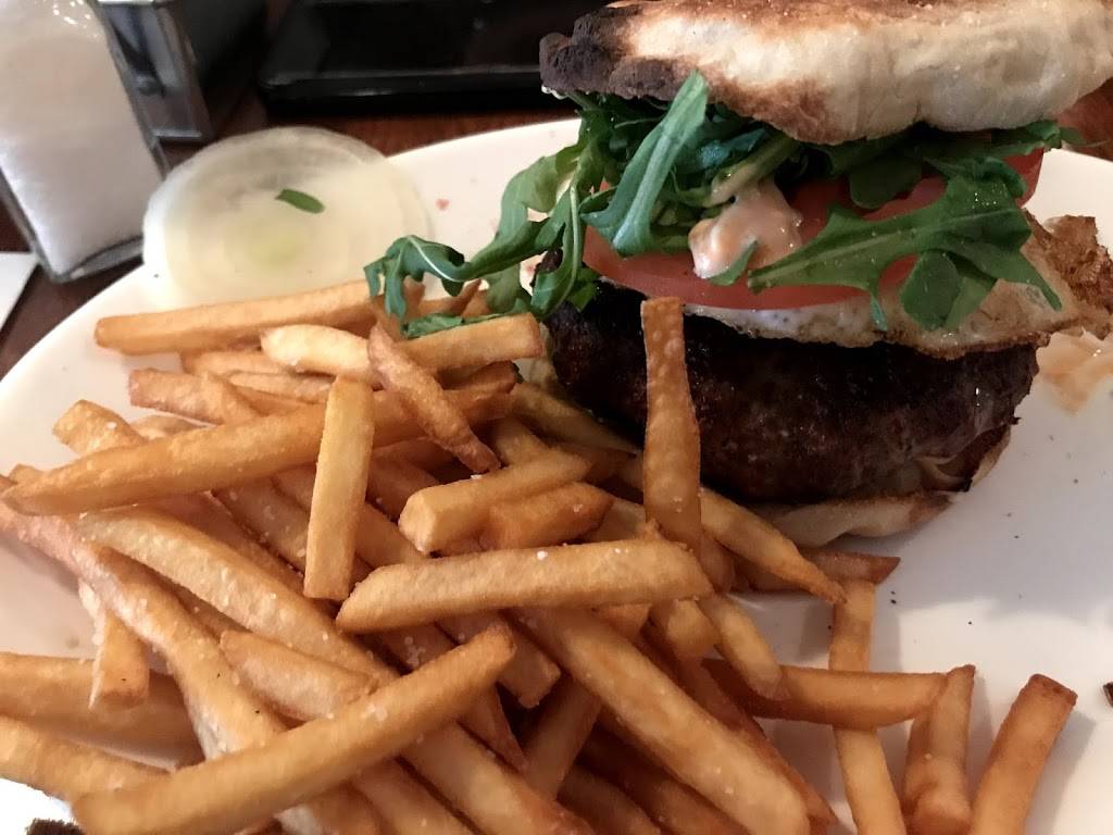 Jack & Nellies | restaurant | 10825 Ascan Ave, Forest Hills, NY 11375, USA | 7182682696 OR +1 718-268-2696