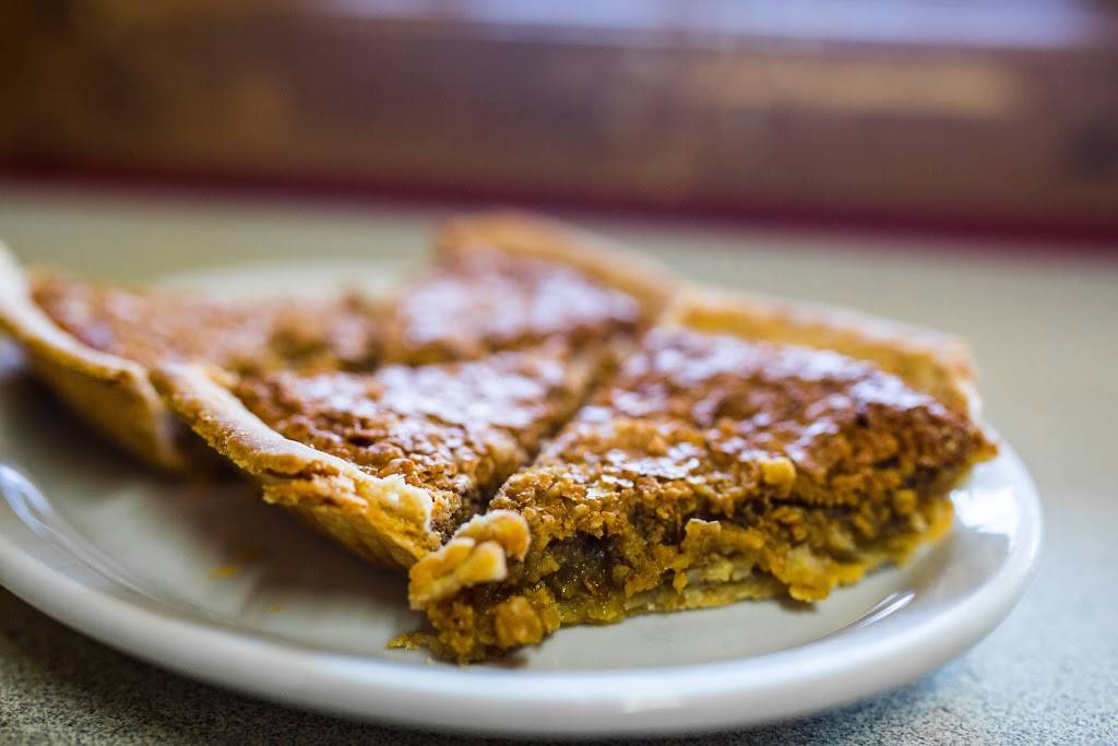 Érablière Raymond Meunier & Fils | restaurant | 325 Rang des Cinquante-Quatre, Richelieu, QC J3L 6R5, Canada | 4503470757 OR +1 450-347-0757