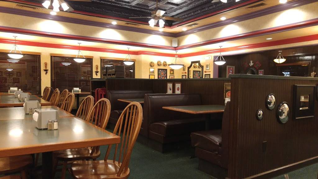 Monicals Pizza | restaurant | 114 S Lombard St, Mahomet, IL 61853, USA | 2175864242 OR +1 217-586-4242