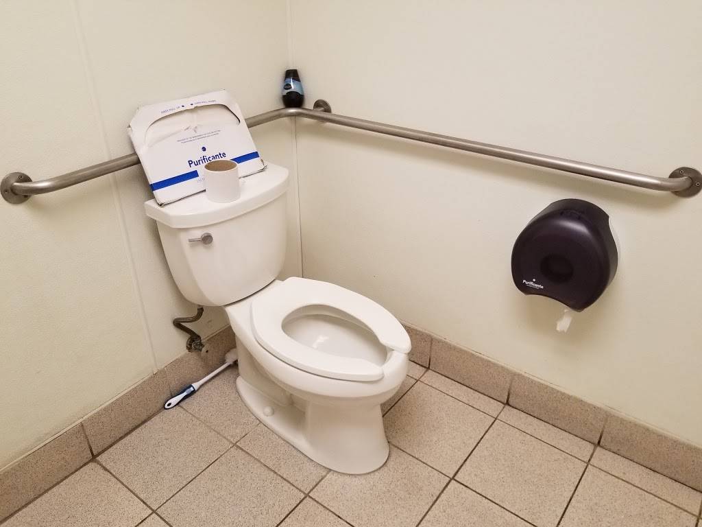 Deli Delicious | restaurant | 5628 N Blackstone Ave, Fresno, CA 93710, USA | 5594470666 OR +1 559-447-0666