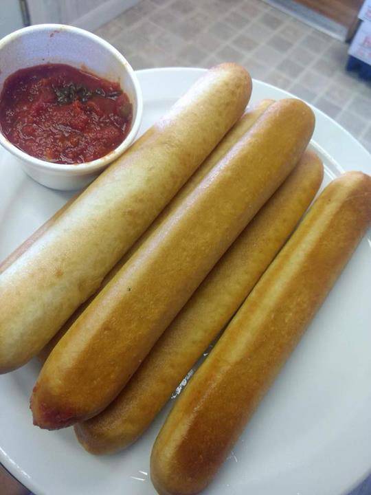 Saporitos Pizzeria | restaurant | 222 W Railroad St, Lena, IL 61048, USA | 8153694400 OR +1 815-369-4400