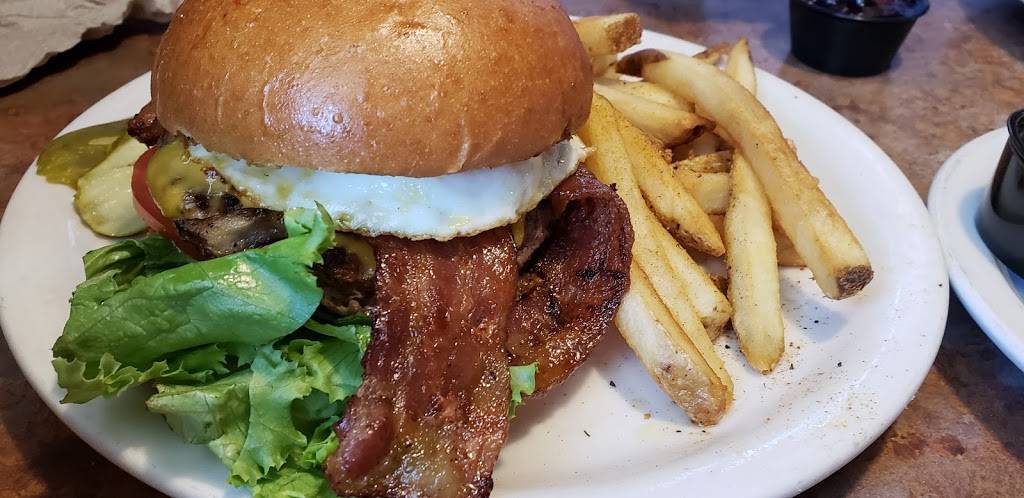 Huckleberrys | restaurant | 3101 Travis Blvd B, Fairfield, CA 94534, USA | 7074273800 OR +1 707-427-3800