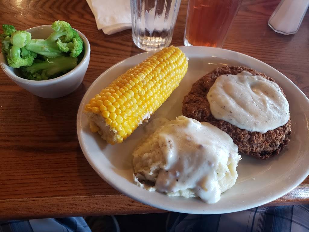 Cracker Barrel Old Country Store | restaurant | 225 Lakewood Dr, Batesville, MS 38606, USA | 6625636363 OR +1 662-563-6363