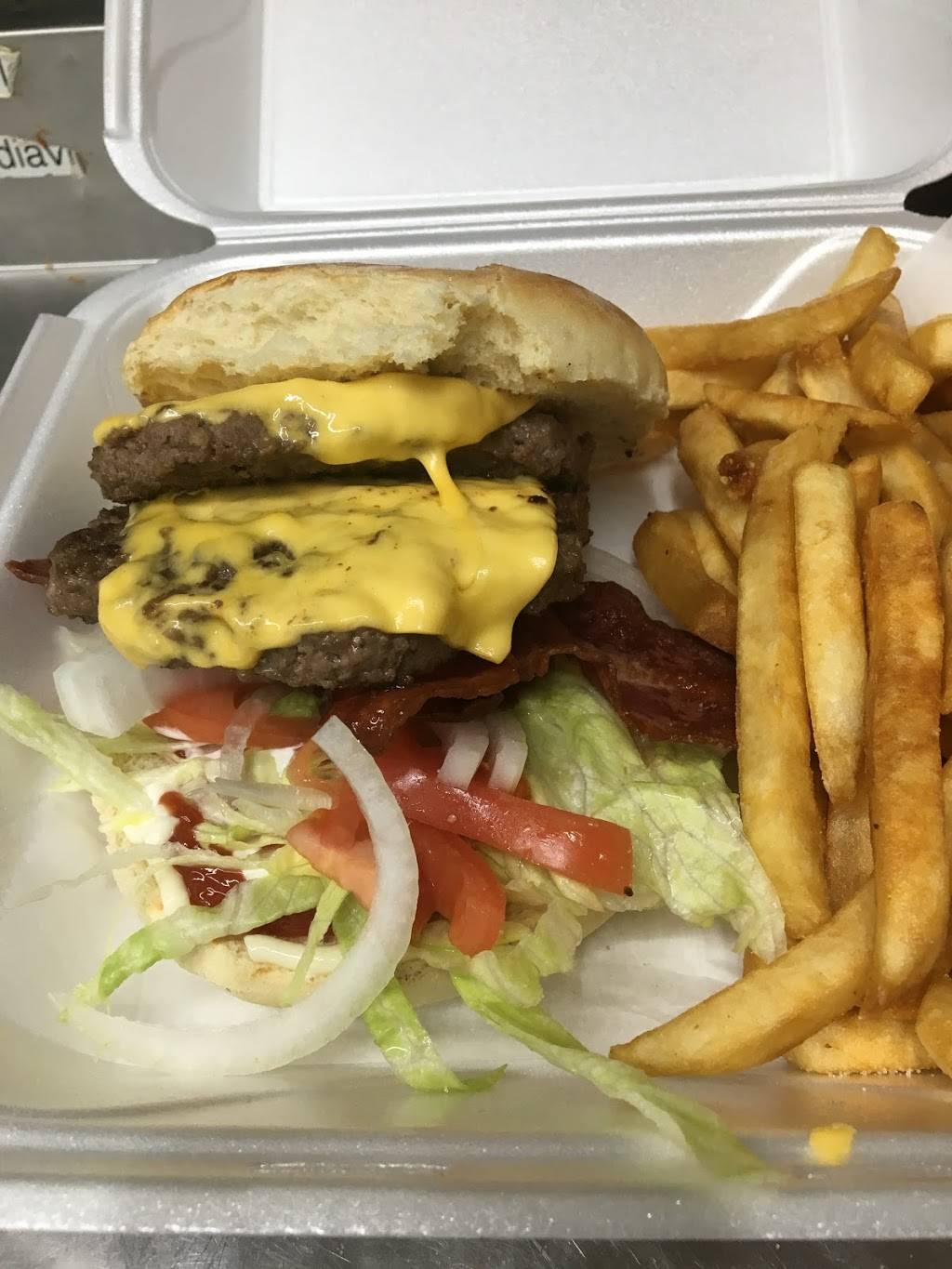 Zacks Mart | restaurant | 260 Rhode Island St, Buffalo, NY 14213, USA | 7168823540 OR +1 716-882-3540