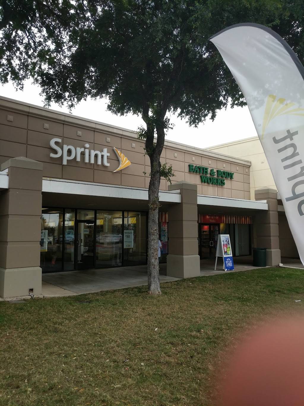 Hancock Center | shopping mall | 1000 E 41st St, Austin, TX 78751, USA | 7135993500 OR +1 713-599-3500