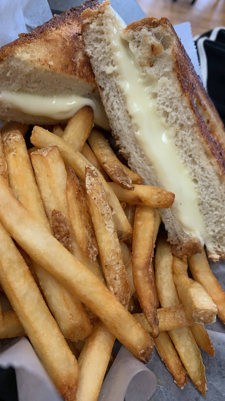 Stuffed to the grills | restaurant | 6750 Iroquois Trail suite 5, Allentown, PA 18104, USA | 4842746760 OR +1 484-274-6760