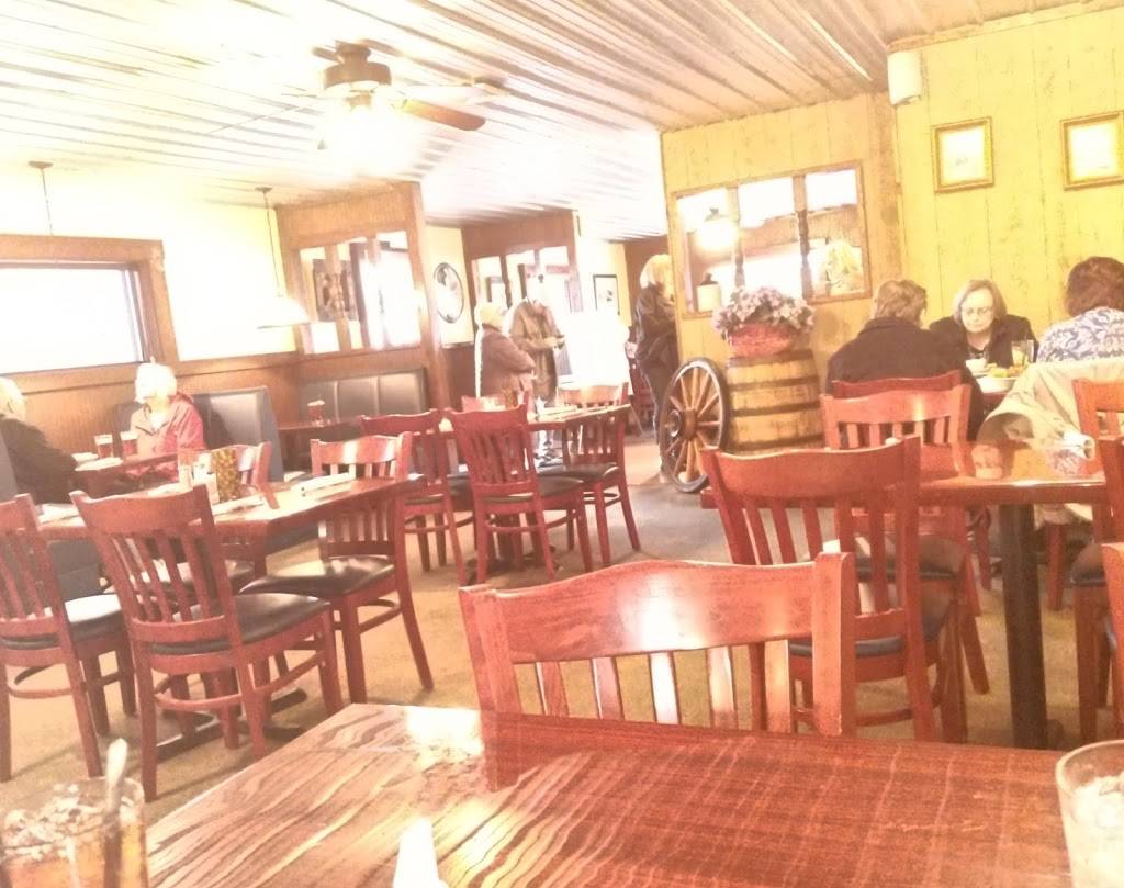 The Beef and Barrel Restaurant & Lounge | night club | 1112 West Ave, Crossville, TN 38555, USA | 9314569211 OR +1 931-456-9211