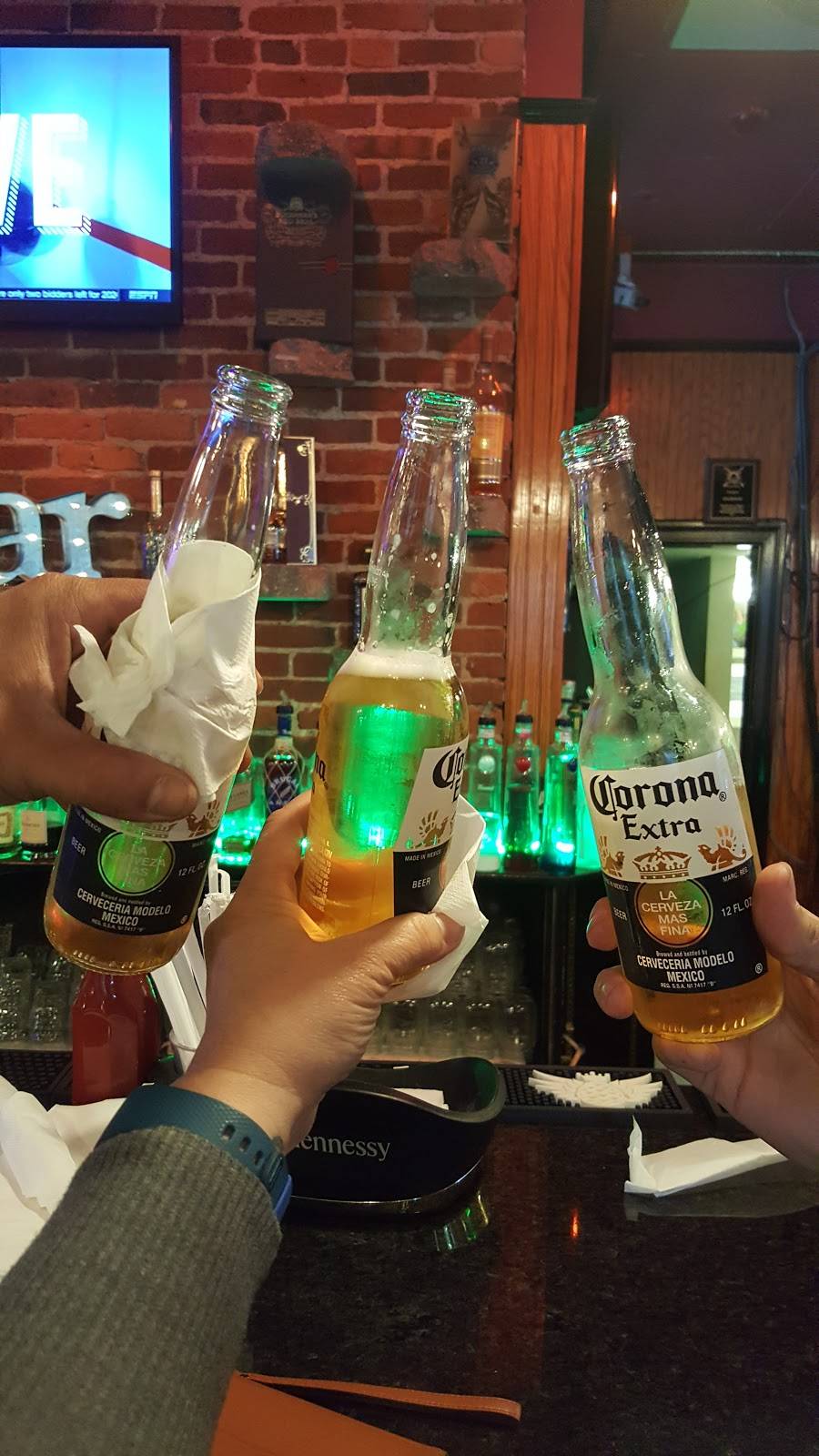 Attika Restaurant Sport Bar | restaurant | 1 Mill St, Lawrence, MA 01840, USA | 9782586178 OR +1 978-258-6178