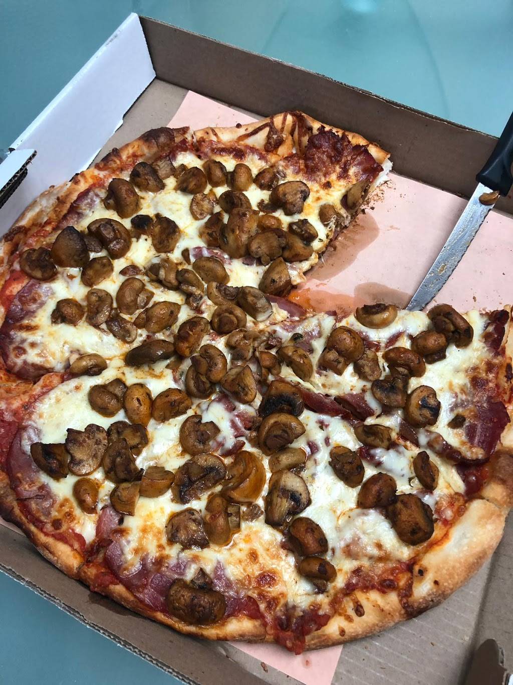 Da Bologna Restaurant Pizzeria | restaurant | 5185 Rue de Charleroi, Montréal-Nord, QC H1G 3A2, Canada | 5143218361 OR +1 514-321-8361