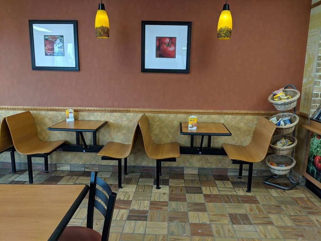 Subway | meal takeaway | 13025 Yonge St, Richmond Hill, ON L4E 1A5, Canada | 9057738996 OR +1 905-773-8996