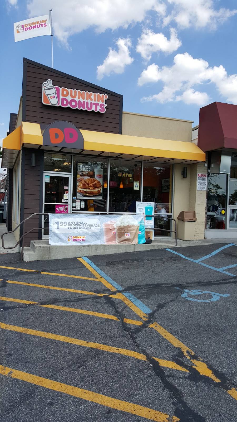 Dunkin Donuts | cafe | 2605 Francis Lewis Blvd, Flushing, NY 11361, USA | 7182253040 OR +1 718-225-3040
