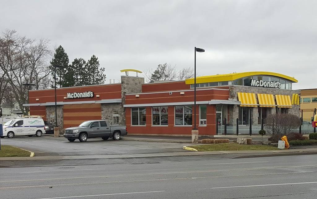 McDonalds | cafe | 631 Niagara St, Welland, ON L3C 1L9, Canada | 9057351064 OR +1 905-735-1064