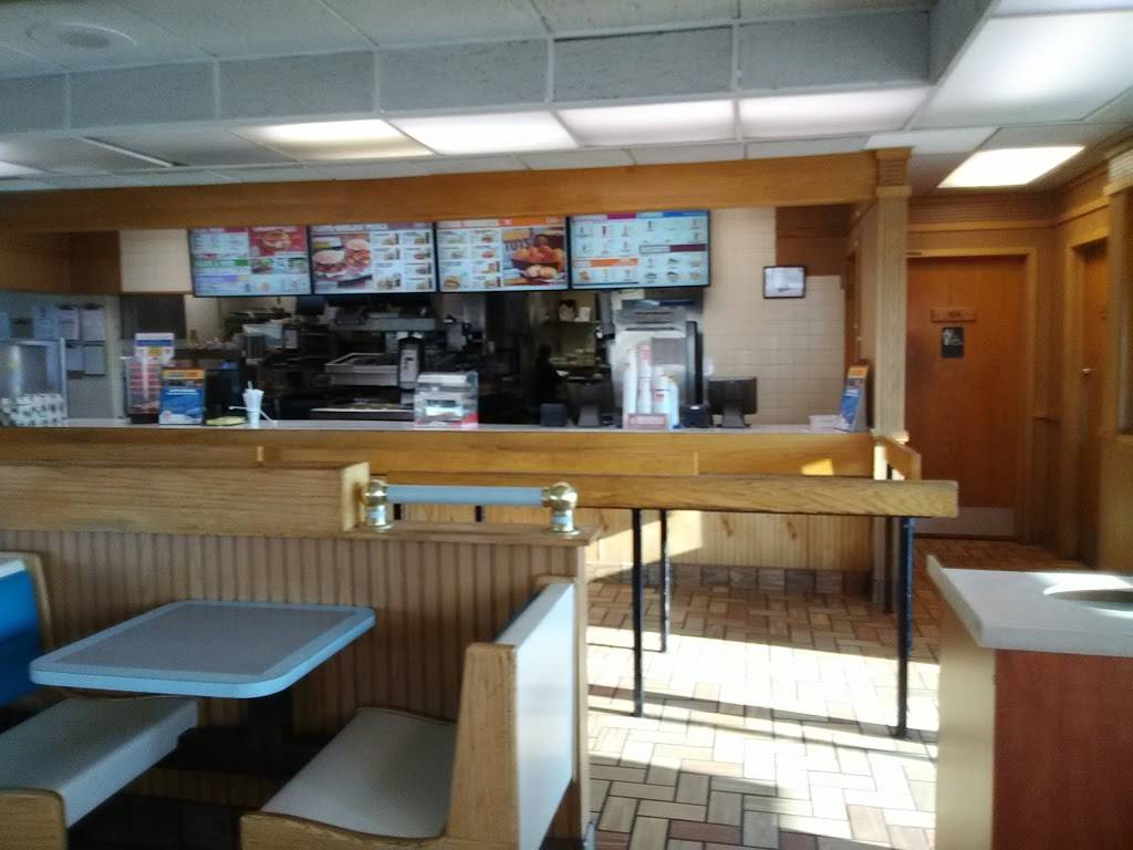 Burger King | restaurant | 1326 S Milwaukee Ave, Libertyville, IL 60048, USA | 8473678969 OR +1 847-367-8969