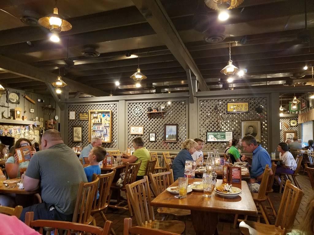 Cracker Barrel Old Country Store | restaurant | 3261 William St, Cape Girardeau, MO 63703, USA | 5736514000 OR +1 573-651-4000