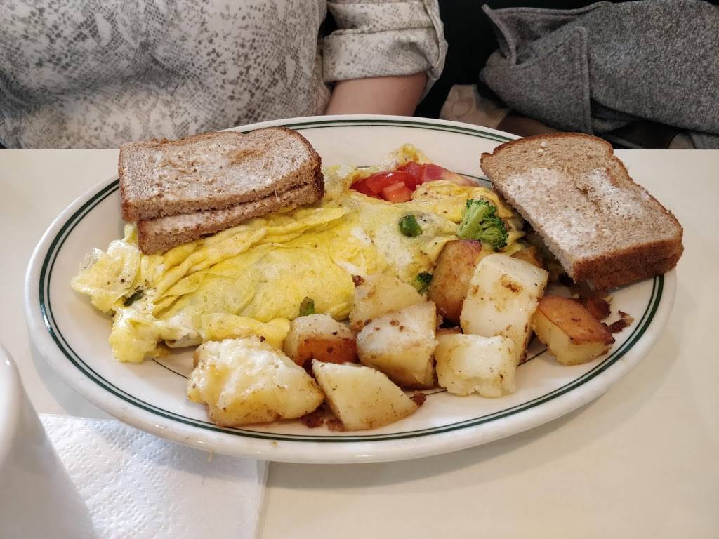 Russs | restaurant | 5 Rimmon Ave, Springfield, MA 01107, USA | 4137369754 OR +1 413-736-9754