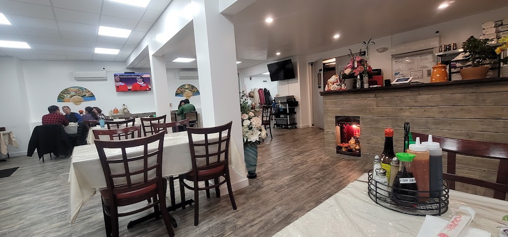 Huong Que Vietnamese Restaurant | restaurant | 272 Adams St, Dorchester, MA 02122, USA | 6172887939 OR +1 617-288-7939