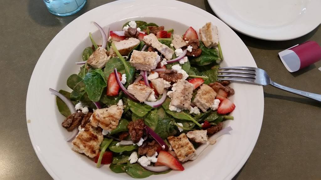 Savvis pizza restaurant | restaurant | 1555 Main St, East Hartford, CT 06108, USA | 8602893353 OR +1 860-289-3353