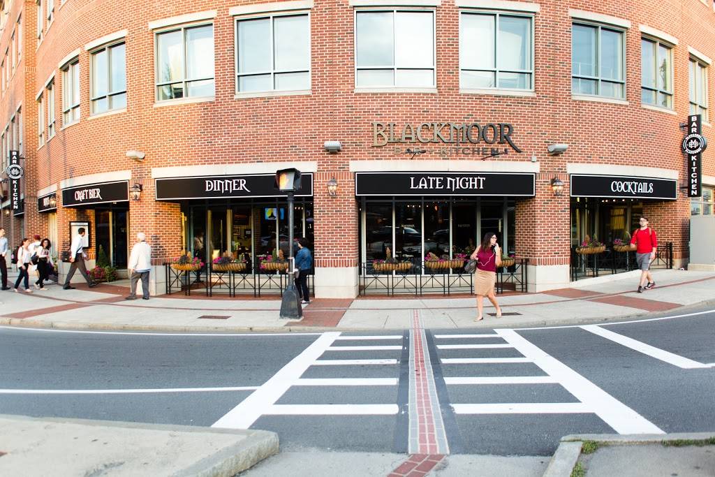 Blackmoor Bar and Kitchen | restaurant | 1 Chelsea St, Charlestown, MA 02129, USA | 6175808166 OR +1 617-580-8166