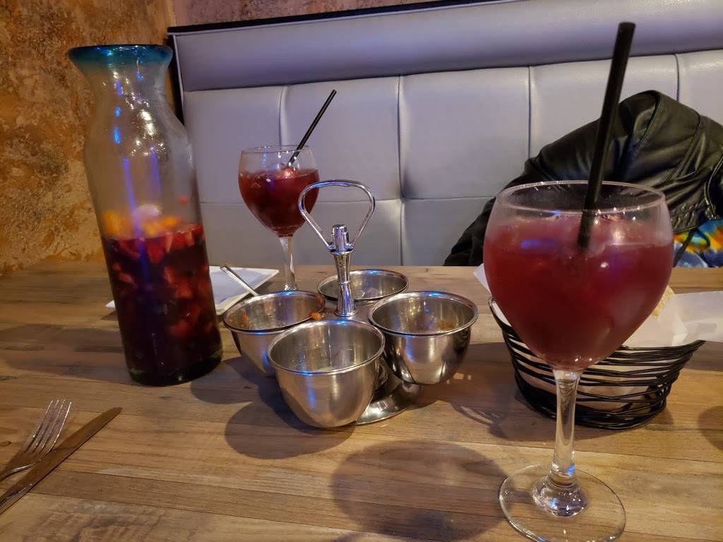 Hola Restaurant & Tequila Bar | restaurant | 154 Turnpike Rd, Southborough, MA 01772, USA | 5084602058 OR +1 508-460-2058