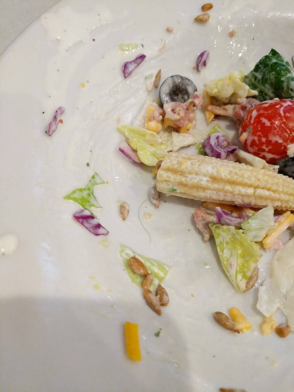 Round Table Pizza | meal delivery | 40 Raleys Town Centre, Rohnert Park, CA 94928, USA | 7075850555 OR +1 707-585-0555