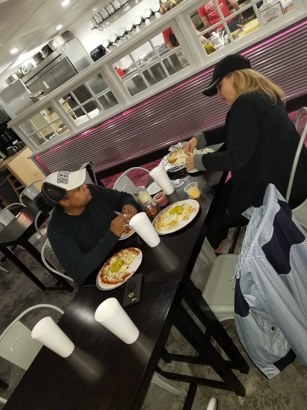 Tomellys Pizza | restaurant | 333 State St, Newburgh, IN 47630, USA | 8126292001 OR +1 812-629-2001