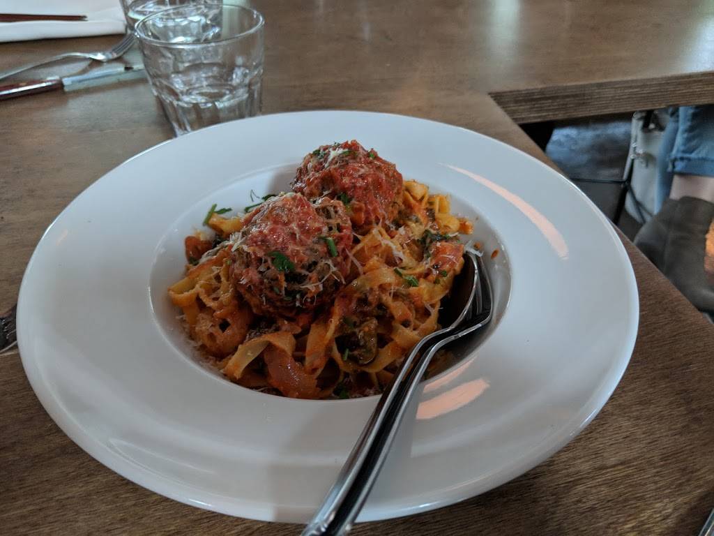 Pizzeria Geppetto | restaurant | 537 Sir Wilfred Laurier, Mont-Saint-Hilaire, QC J3H 4X7, Canada | 4502811311 OR +1 450-281-1311