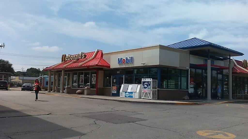 McDonalds | cafe | 2622 Charles St, Rockford, IL 61108, USA | 8153972772 OR +1 815-397-2772