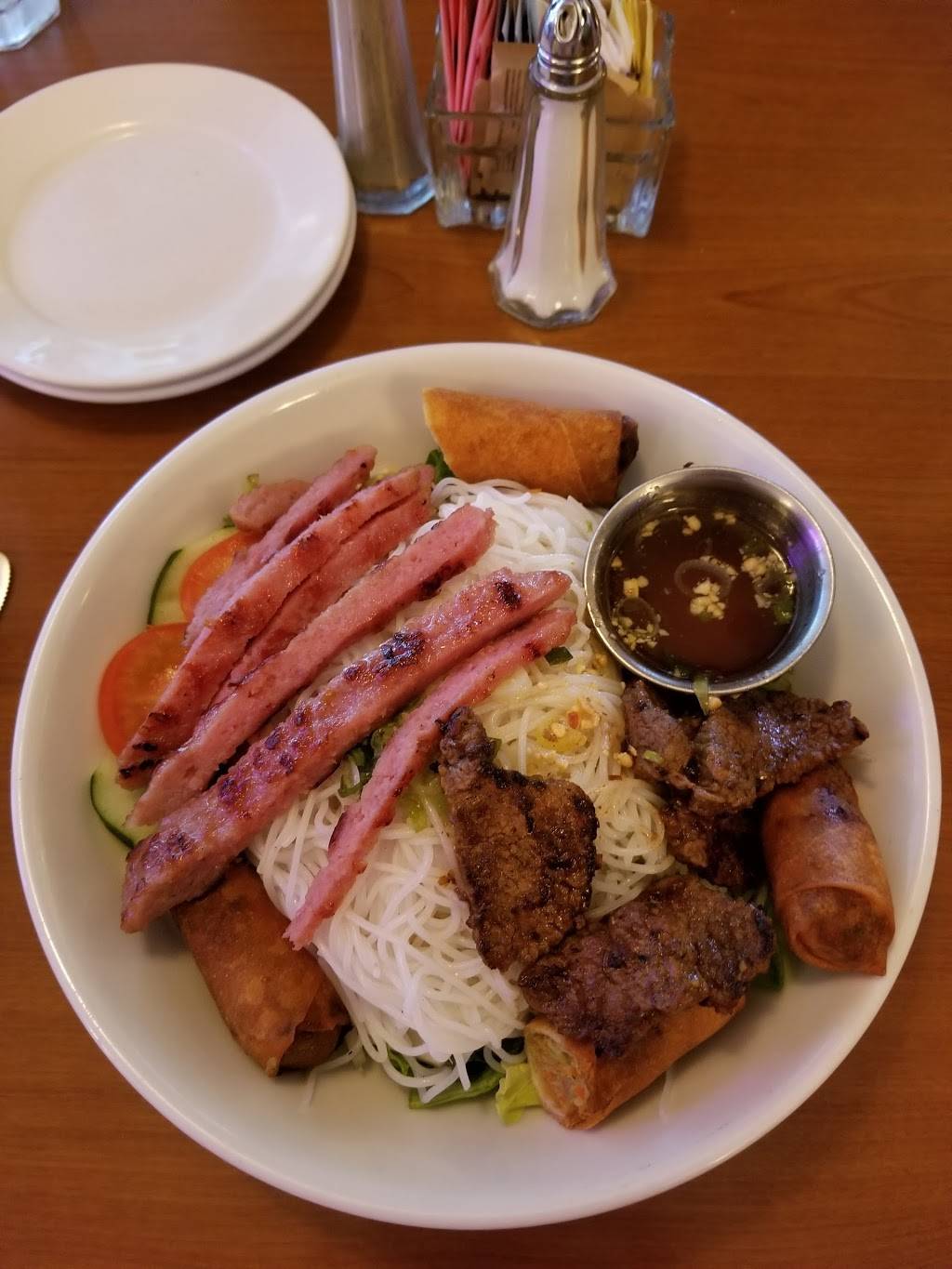 Saigon Paris Bistro | restaurant | 12995 S Cleveland Ave Suite #118, Fort Myers, FL 33907, USA | 2399362233 OR +1 239-936-2233