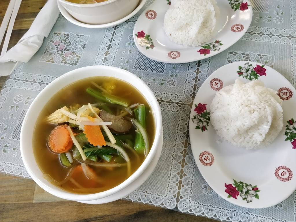 T. Garden Thai | restaurant | 1140 Lincoln Ave, Charleston, IL 61920, USA | 2173481232 OR +1 217-348-1232