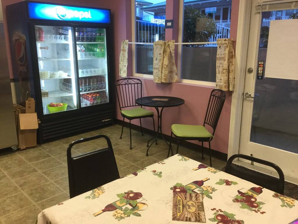 Fredda and Loris Deli | restaurant | 2601 Jahn Ave NW, Gig Harbor, WA 98335, USA | 2538587212 OR +1 253-858-7212