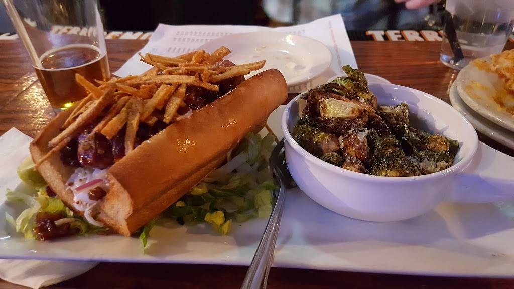 Dont Know Tavern | restaurant | 1453 Light St, Baltimore, MD 21230, USA | 4105390231 OR +1 410-539-0231