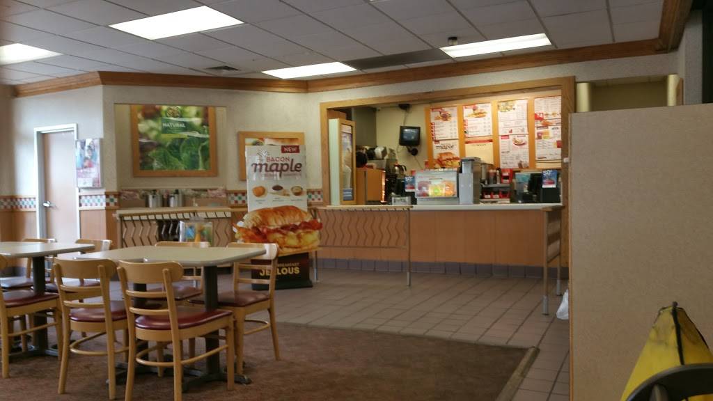 Wendys | restaurant | 2543 Rainier Ave S, Seattle, WA 98144, USA | 2067233113 OR +1 206-723-3113