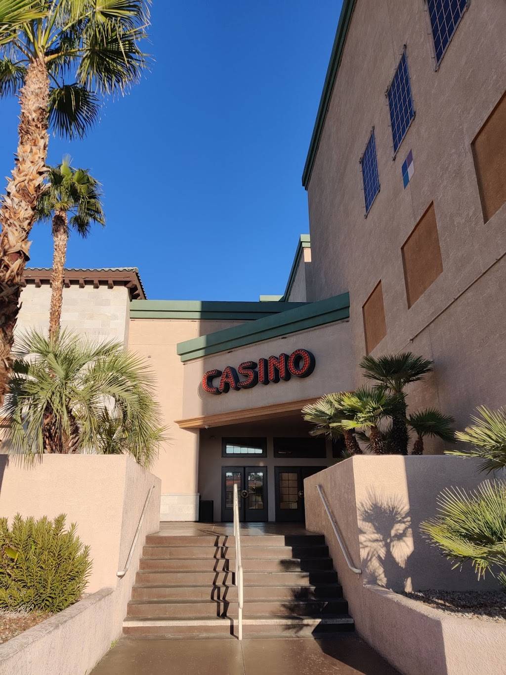 Charlies Market Buffet | restaurant | 4575 Boulder Hwy, Las Vegas, NV 89121, USA | 70295190004211 OR +1 702-951-9000 ext. 4211