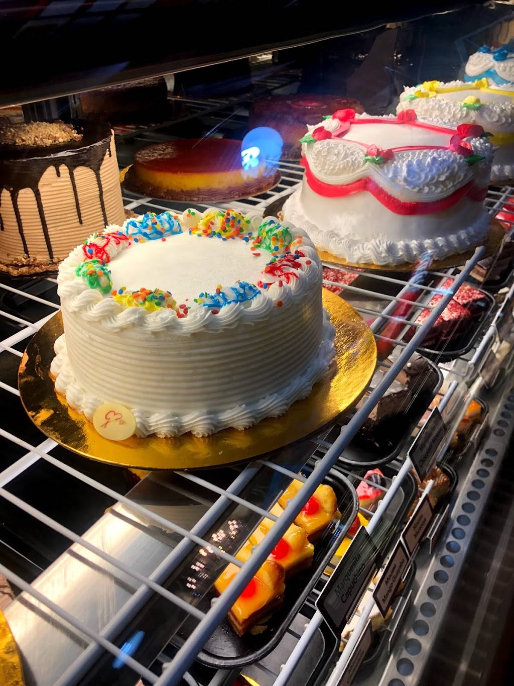 Pinecrest Bakery | bakery | 6718 SW 40th St, Miami, FL 33155, USA | 3056630318 OR +1 305-663-0318